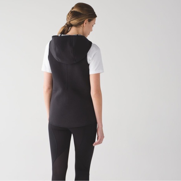 Lululemon Insculpt Reversible Vest - Picture 7 of 8